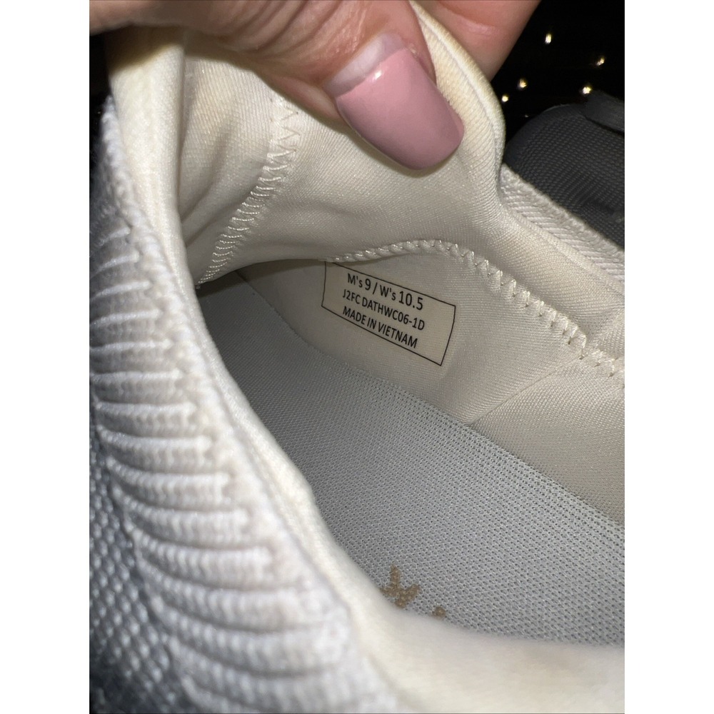 Kizik Mens 9 Crème Slip On Sneaker Great Condition Neutral Colors - Picture 9 of 9
